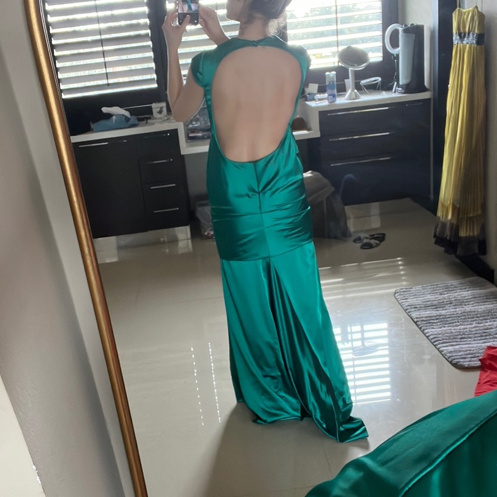 Tailored dress for pregnancy